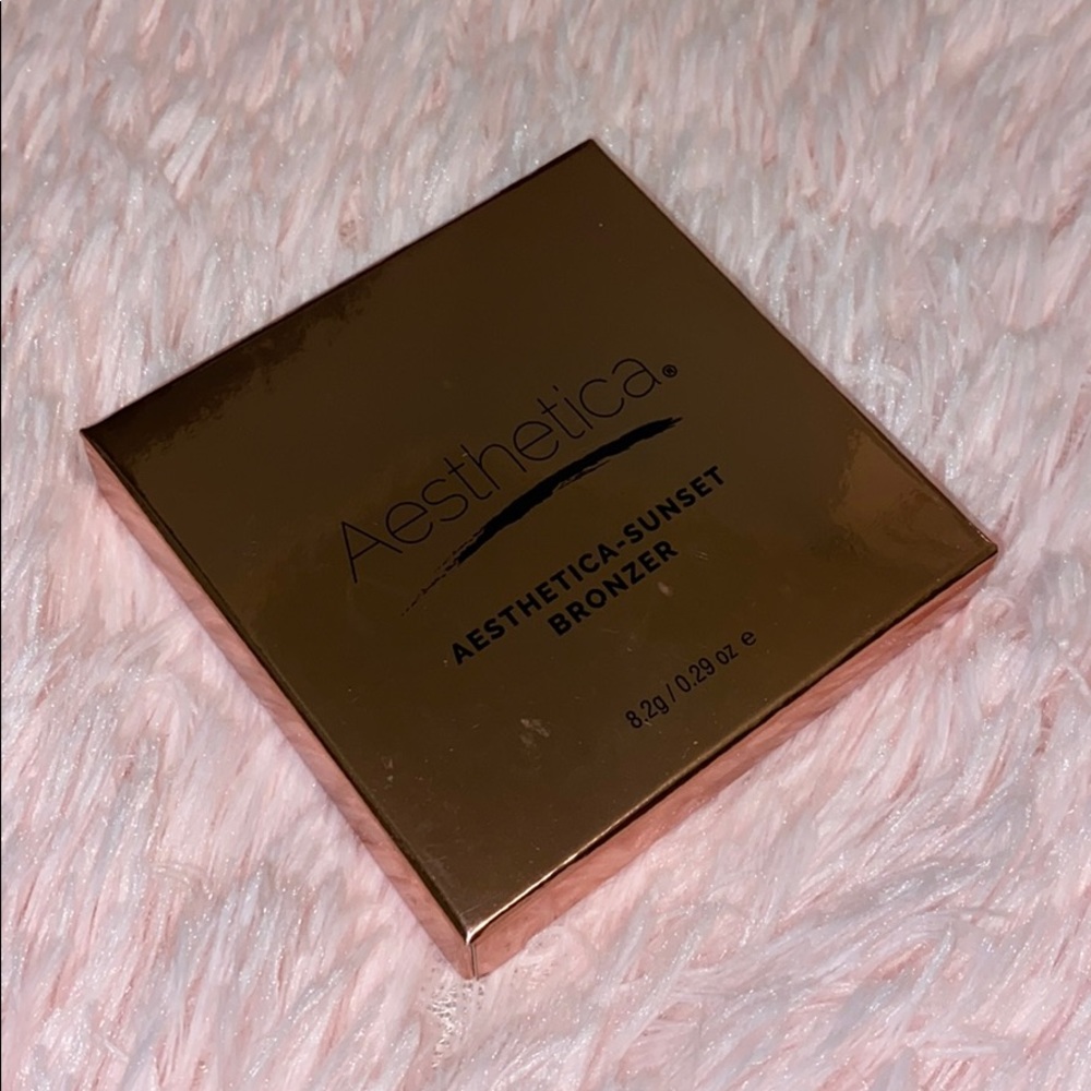 Bronzer - Picture 2 of 2